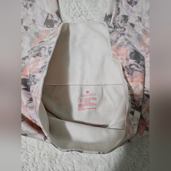 Breezies Cropped Leggings - Picture 7 of 8